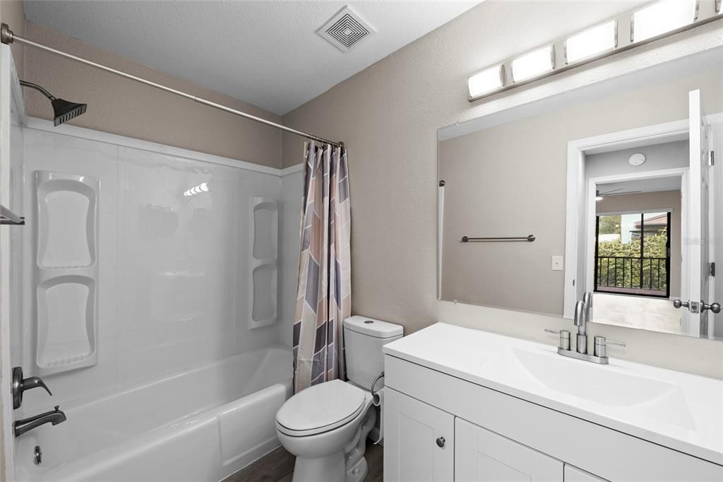 Active With Contract: $125,000 (1 beds, 1 baths, 701 Square Feet)