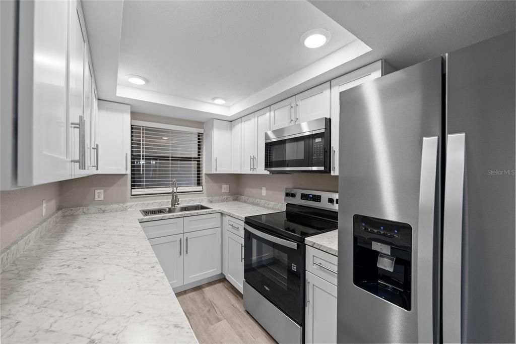 Active With Contract: $125,000 (1 beds, 1 baths, 701 Square Feet)