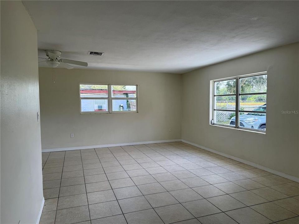 En Venta: $272,000 (3 camas, 2 baños, 1278 Pies cuadrados)