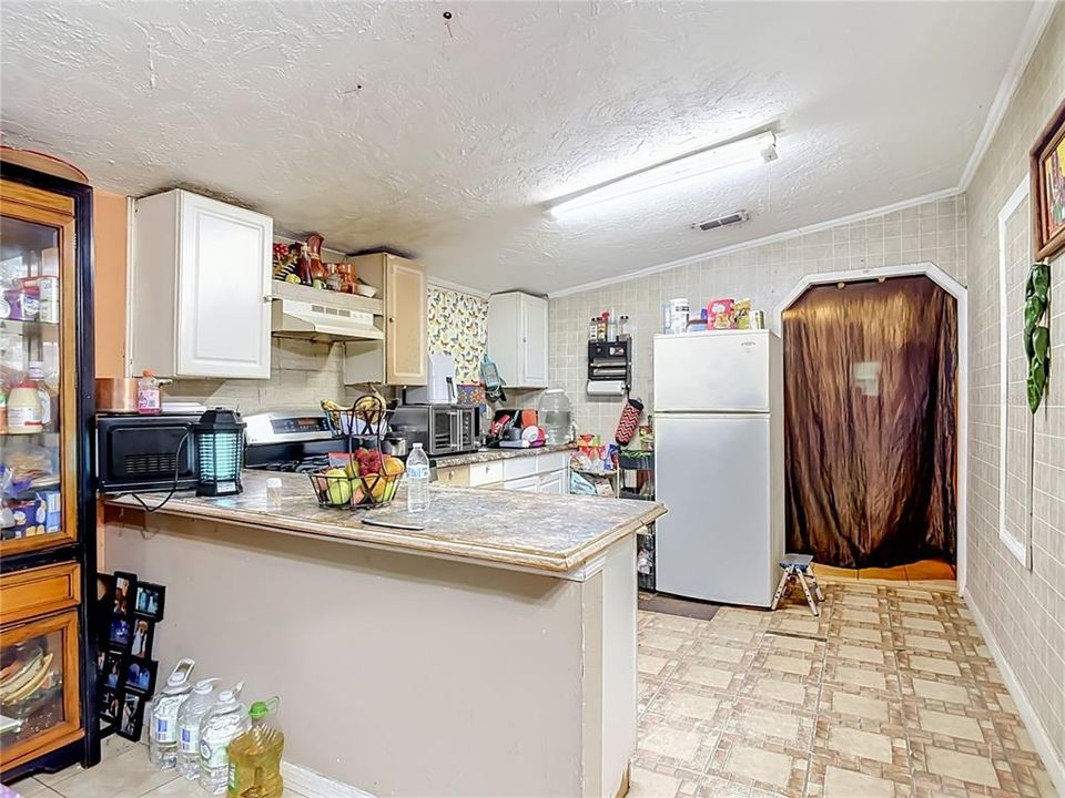 На продажу: $299,000 (3 спален, 2 ванн, 1242 Квадратных фут)