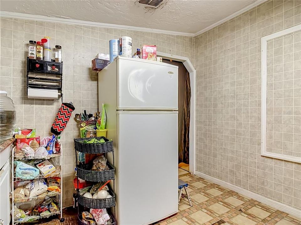 На продажу: $299,000 (3 спален, 2 ванн, 1242 Квадратных фут)
