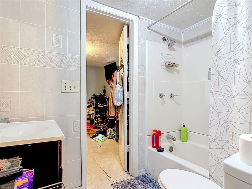 На продажу: $299,000 (3 спален, 2 ванн, 1242 Квадратных фут)