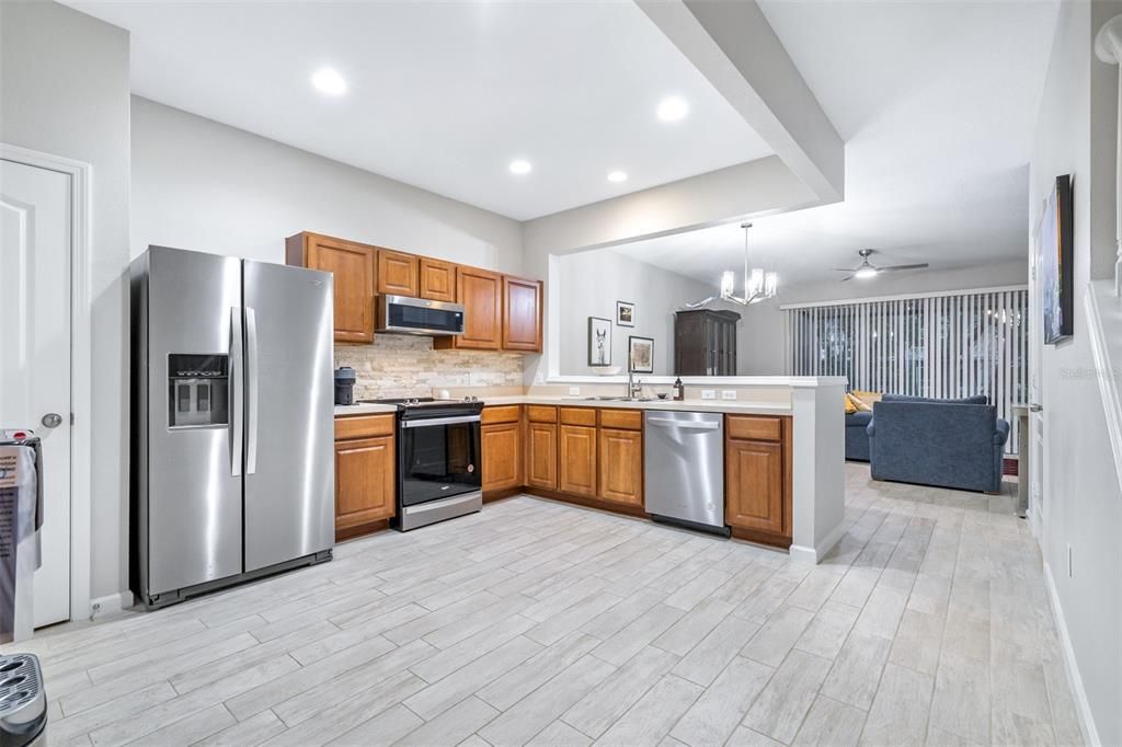 For Rent: $2,250 (3 beds, 2 baths, 1644 Square Feet)