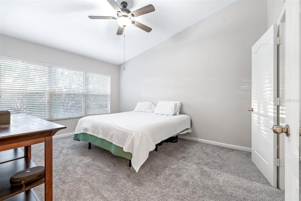 For Rent: $2,250 (3 beds, 2 baths, 1644 Square Feet)
