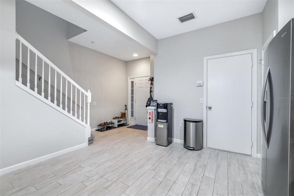 For Rent: $2,250 (3 beds, 2 baths, 1644 Square Feet)