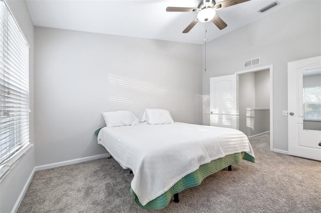 For Rent: $2,250 (3 beds, 2 baths, 1644 Square Feet)