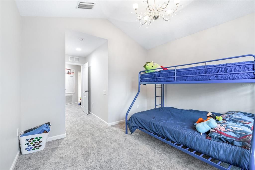 For Rent: $2,250 (3 beds, 2 baths, 1644 Square Feet)