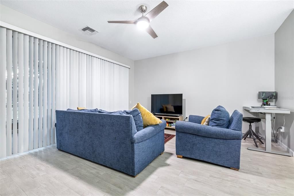 For Rent: $2,250 (3 beds, 2 baths, 1644 Square Feet)