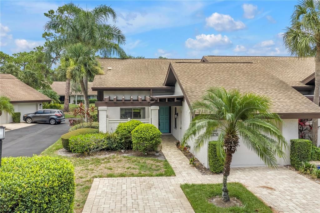 For Sale: $327,900 (2 beds, 2 baths, 1283 Square Feet)