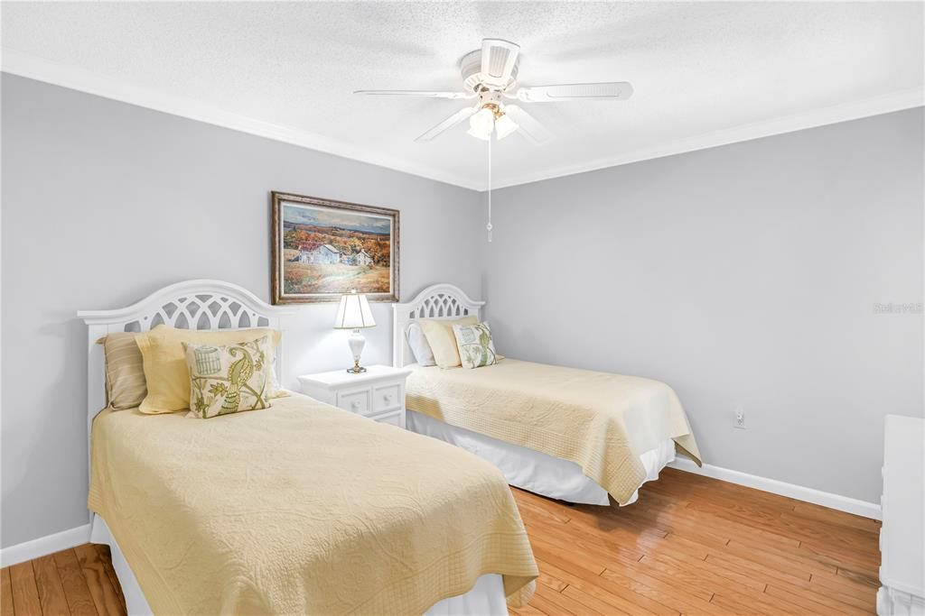 For Sale: $327,900 (2 beds, 2 baths, 1283 Square Feet)