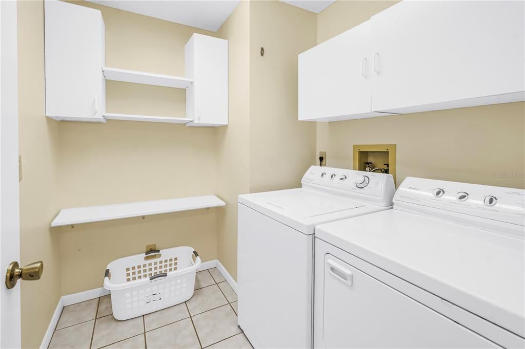 For Sale: $327,900 (2 beds, 2 baths, 1283 Square Feet)