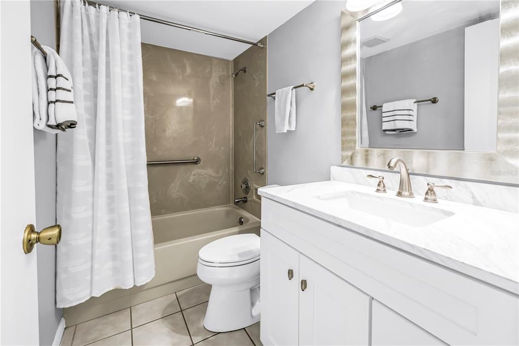 For Sale: $327,900 (2 beds, 2 baths, 1283 Square Feet)