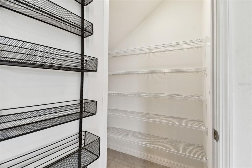 В аренду: $2,300 (3 спален, 2 ванн, 1758 Квадратных фут)