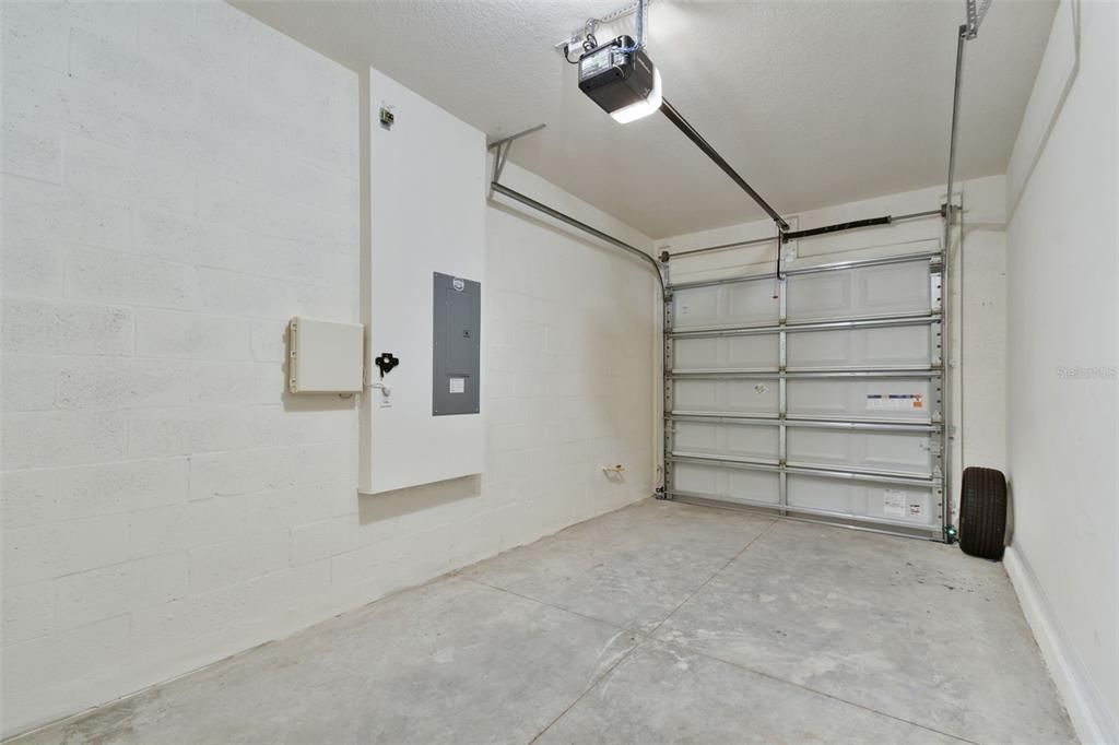 В аренду: $2,300 (3 спален, 2 ванн, 1758 Квадратных фут)