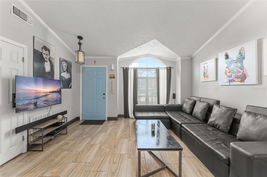 На продажу: $349,900 (4 спален, 2 ванн, 1666 Квадратных фут)