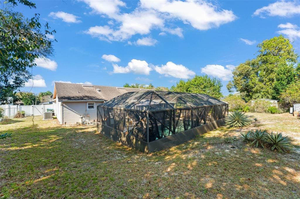 На продажу: $349,900 (4 спален, 2 ванн, 1666 Квадратных фут)