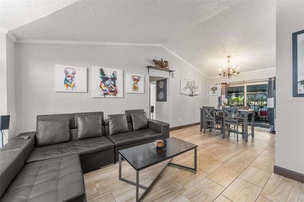 На продажу: $349,900 (4 спален, 2 ванн, 1666 Квадратных фут)