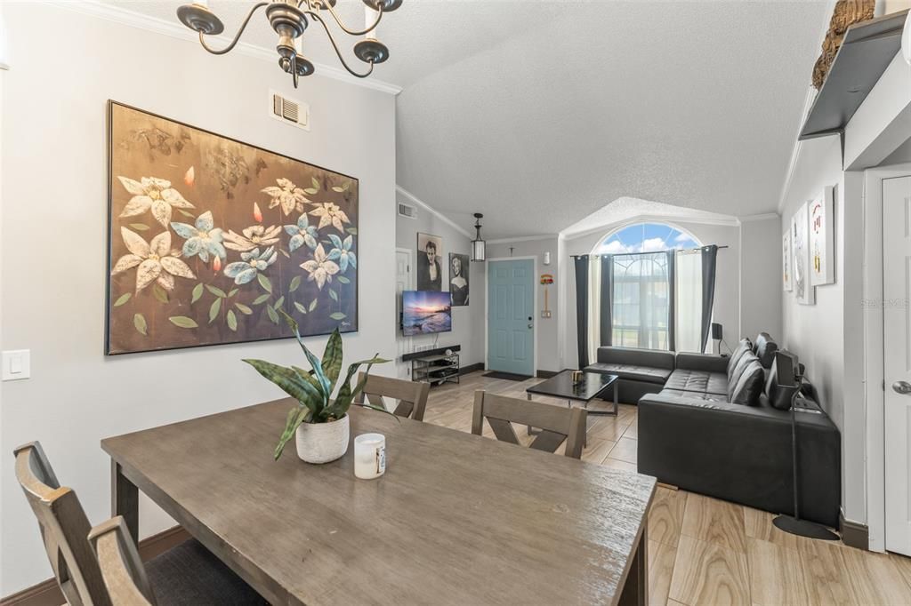 На продажу: $349,900 (4 спален, 2 ванн, 1666 Квадратных фут)