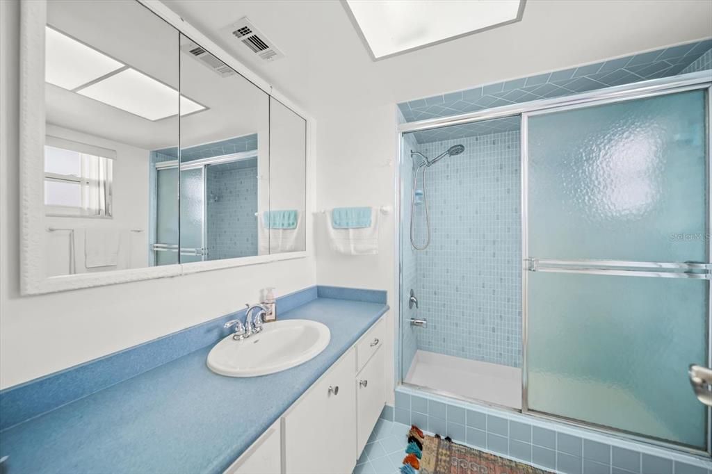 For Rent: $2,600 (2 beds, 2 baths, 1605 Square Feet)