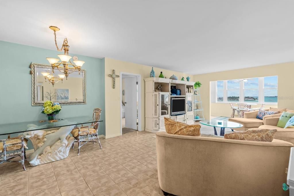 For Rent: $2,600 (2 beds, 2 baths, 1605 Square Feet)
