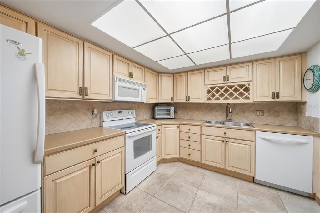 For Rent: $2,600 (2 beds, 2 baths, 1605 Square Feet)