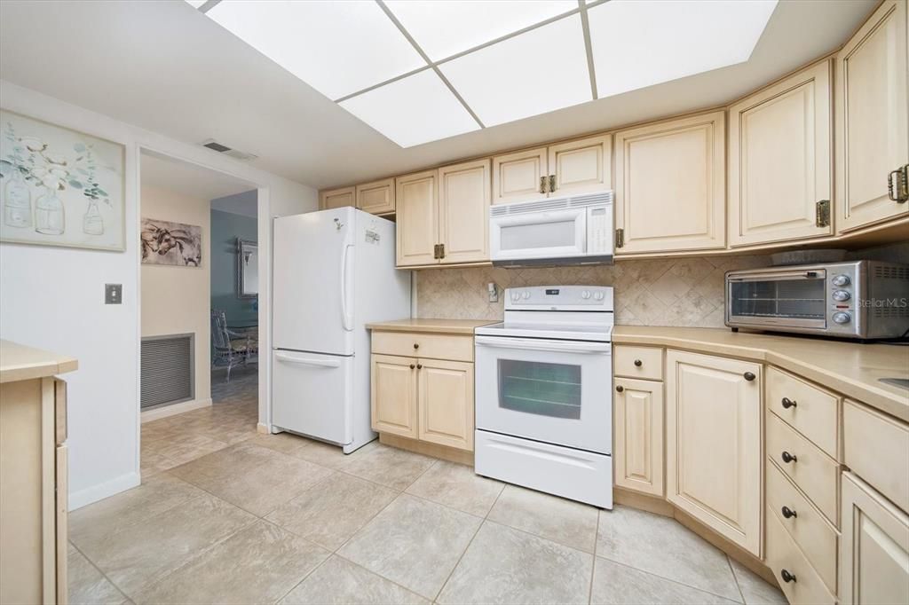 For Rent: $2,600 (2 beds, 2 baths, 1605 Square Feet)