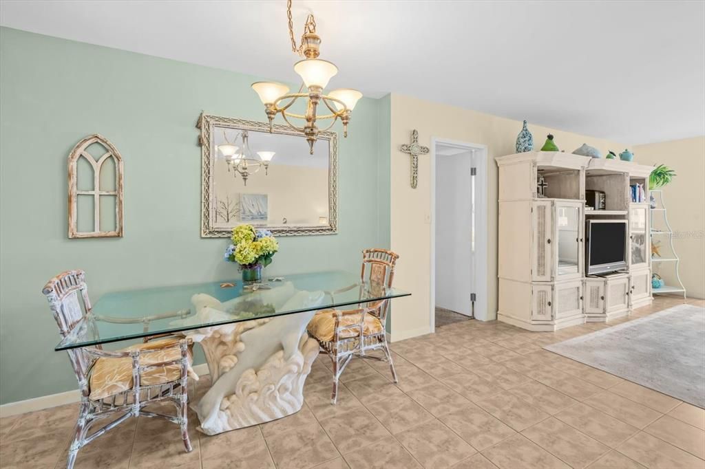 For Rent: $2,600 (2 beds, 2 baths, 1605 Square Feet)