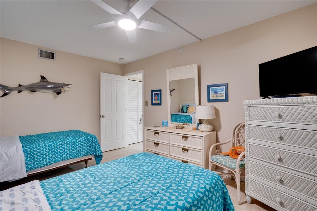 For Rent: $5,000 (2 beds, 2 baths, 1225 Square Feet)