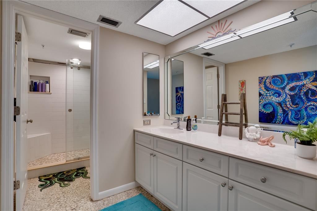 For Rent: $5,000 (2 beds, 2 baths, 1225 Square Feet)