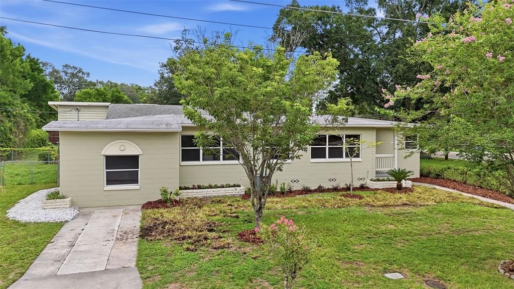 En Venta: $539,000 (4 camas, 2 baños, 1933 Pies cuadrados)