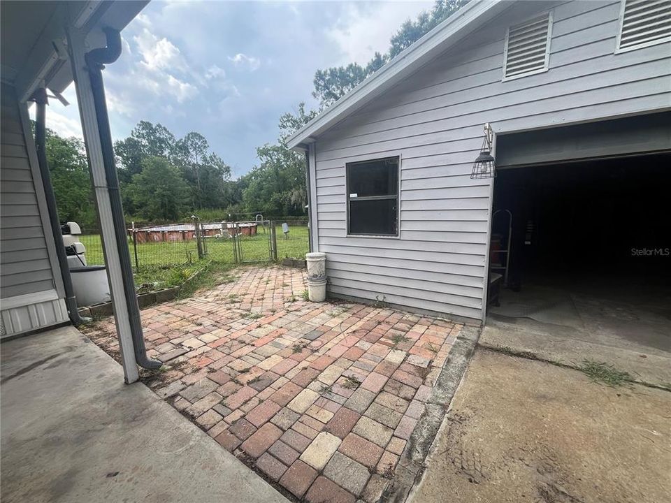 For Sale: $275,000 (3 beds, 2 baths, 1568 Square Feet)