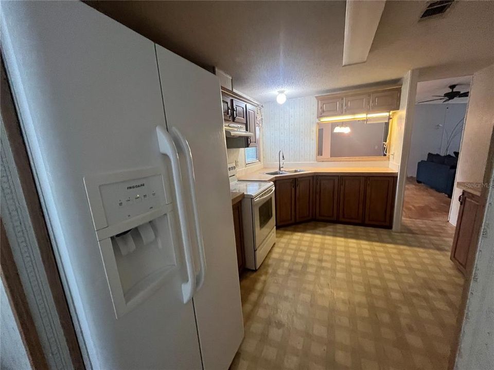 For Sale: $275,000 (3 beds, 2 baths, 1568 Square Feet)