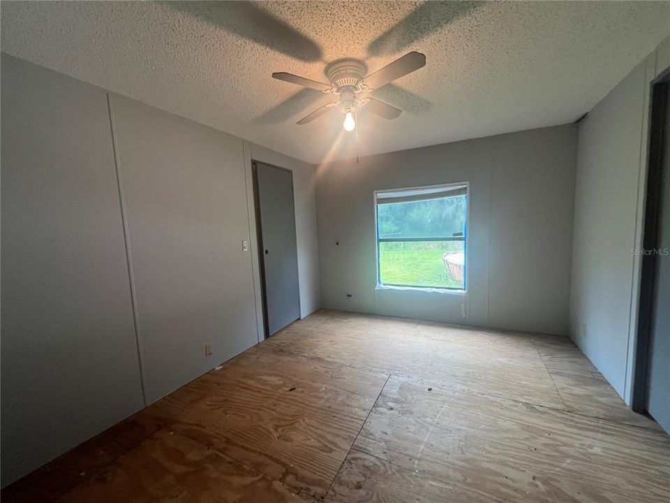 For Sale: $275,000 (3 beds, 2 baths, 1568 Square Feet)
