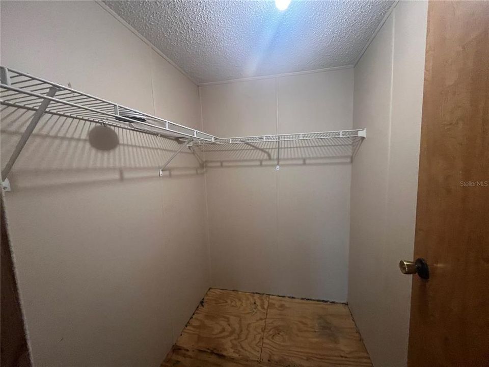 For Sale: $275,000 (3 beds, 2 baths, 1568 Square Feet)
