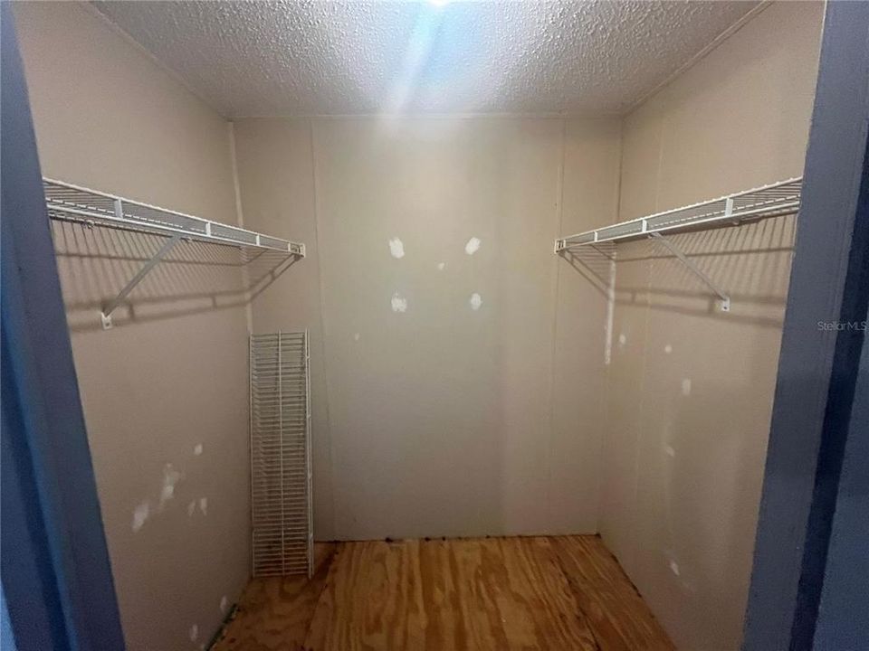 For Sale: $275,000 (3 beds, 2 baths, 1568 Square Feet)