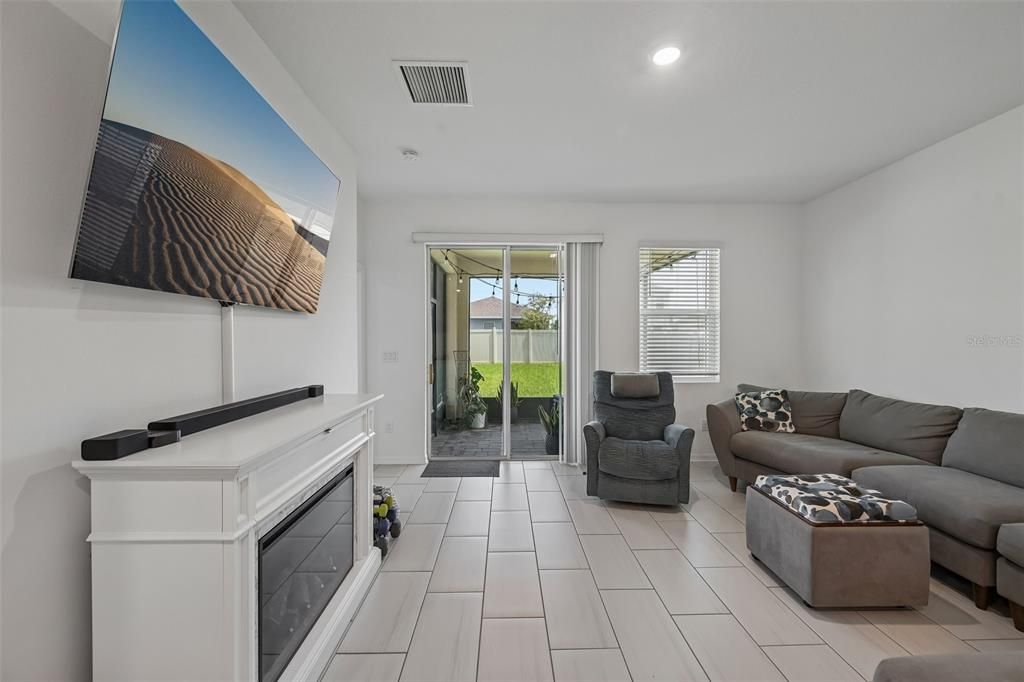 For Sale: $395,000 (4 beds, 2 baths, 2164 Square Feet)
