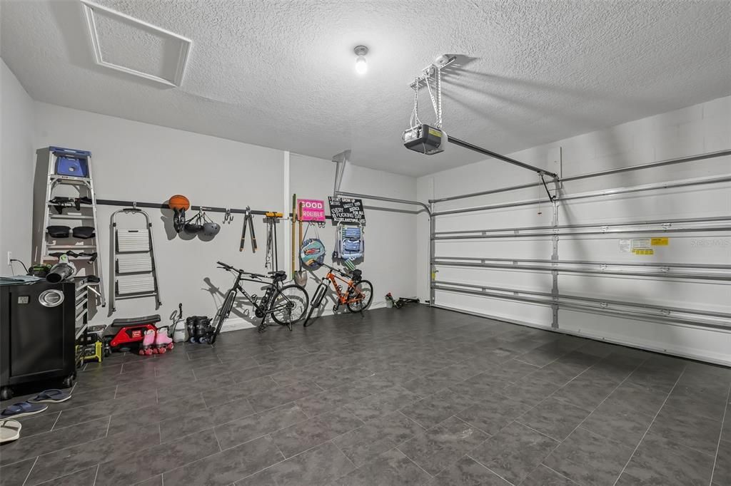 For Sale: $395,000 (4 beds, 2 baths, 2164 Square Feet)