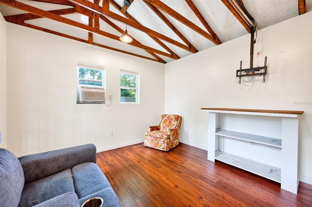En Venta: $450,000 (2 camas, 2 baños, 1044 Pies cuadrados)