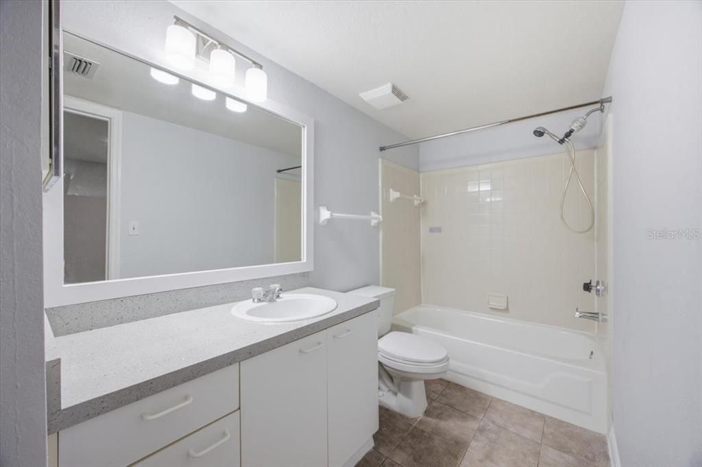 В аренду: $1,595 (2 спален, 2 ванн, 1078 Квадратных фут)