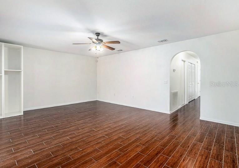 For Rent: $2,100 (3 beds, 2 baths, 1670 Square Feet)