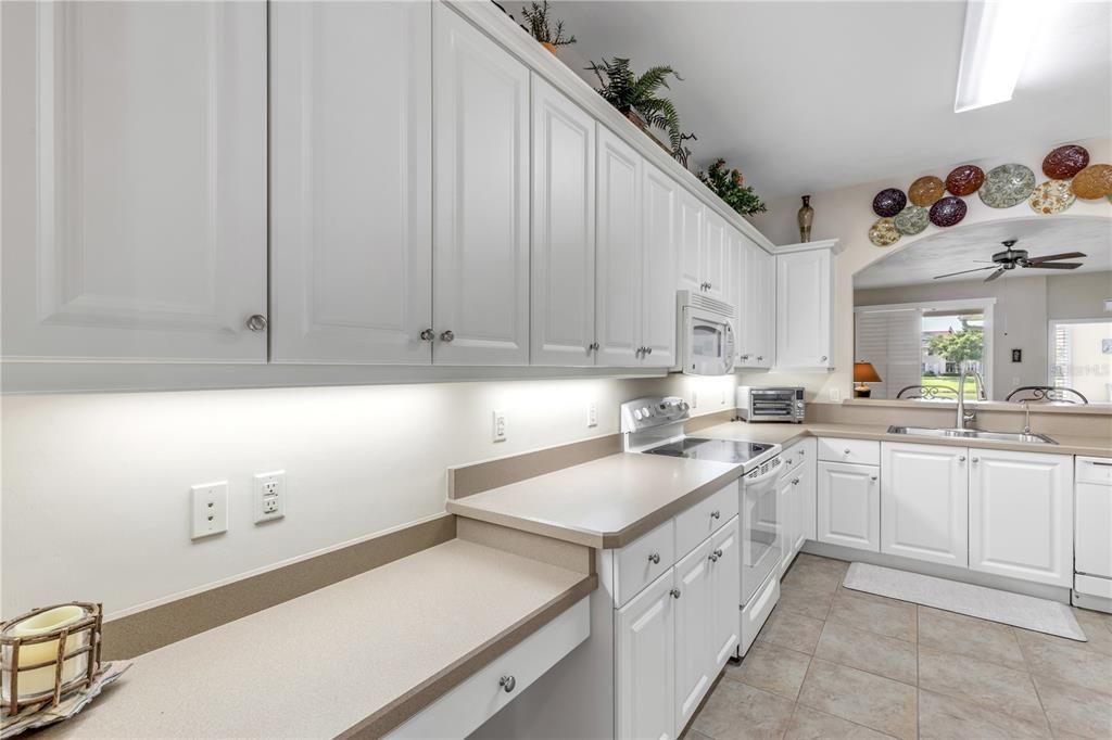 На продажу: $448,000 (3 спален, 2 ванн, 1891 Квадратных фут)