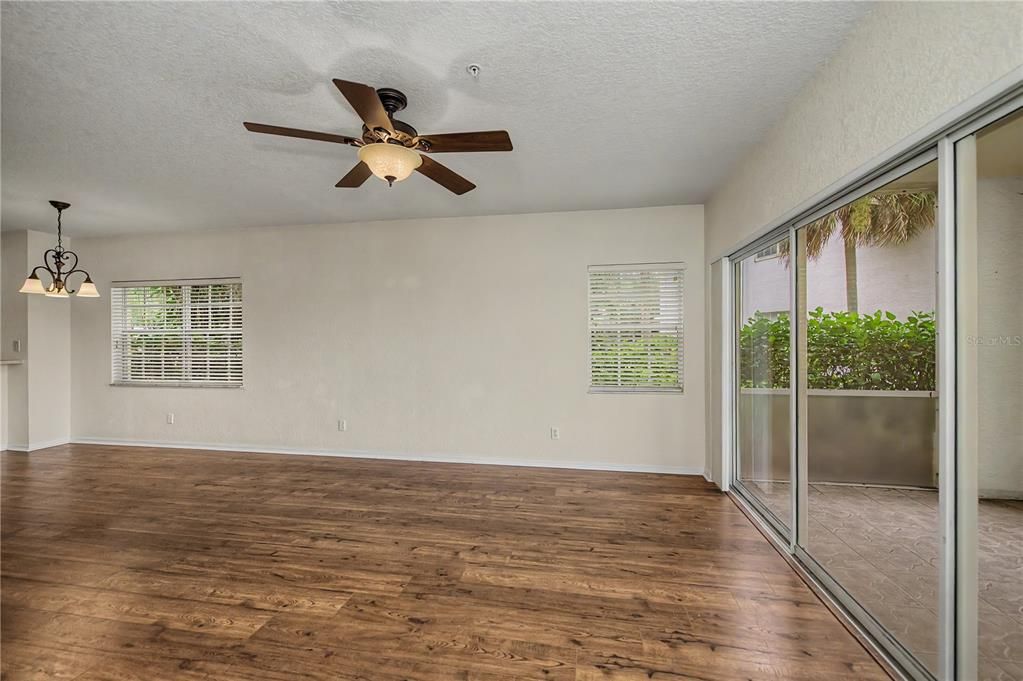 En Venta: $219,900 (3 camas, 2 baños, 1293 Pies cuadrados)