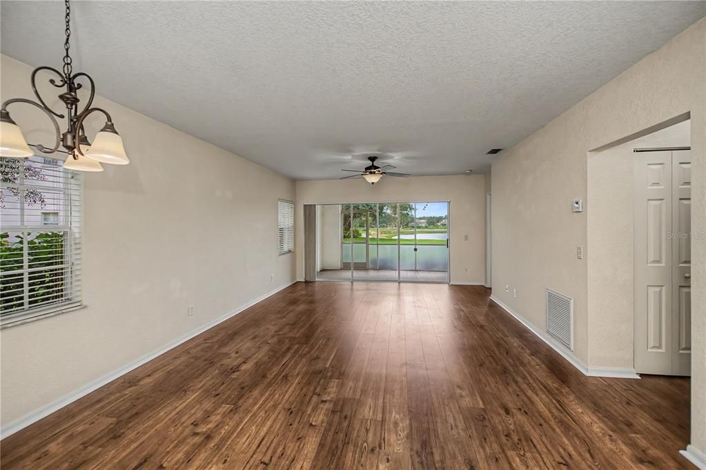 En Venta: $219,900 (3 camas, 2 baños, 1293 Pies cuadrados)