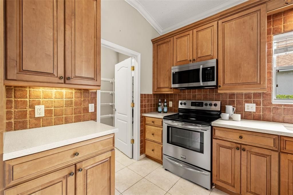 На продажу: $480,000 (3 спален, 2 ванн, 1892 Квадратных фут)