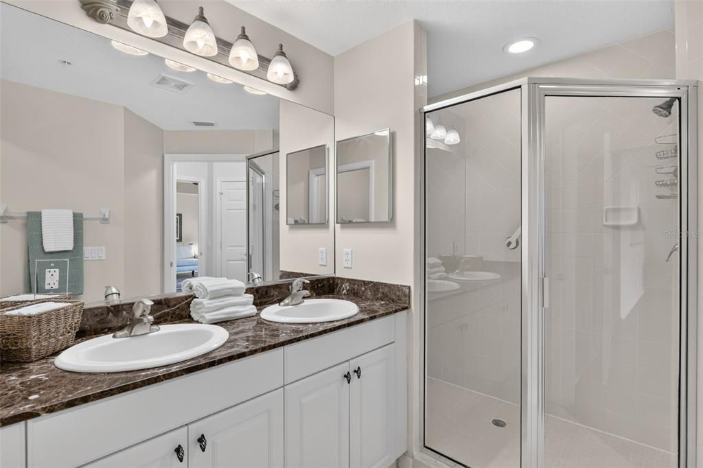 For Sale: $333,500 (3 beds, 2 baths, 1498 Square Feet)