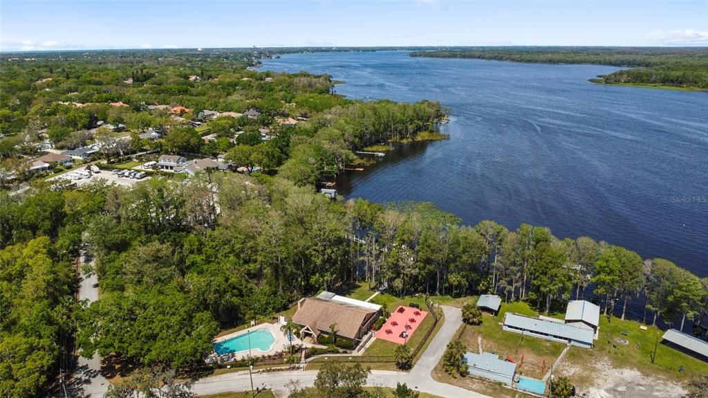 Под контрактом: $354,900 (2 спален, 2 ванн, 1220 Квадратных фут)