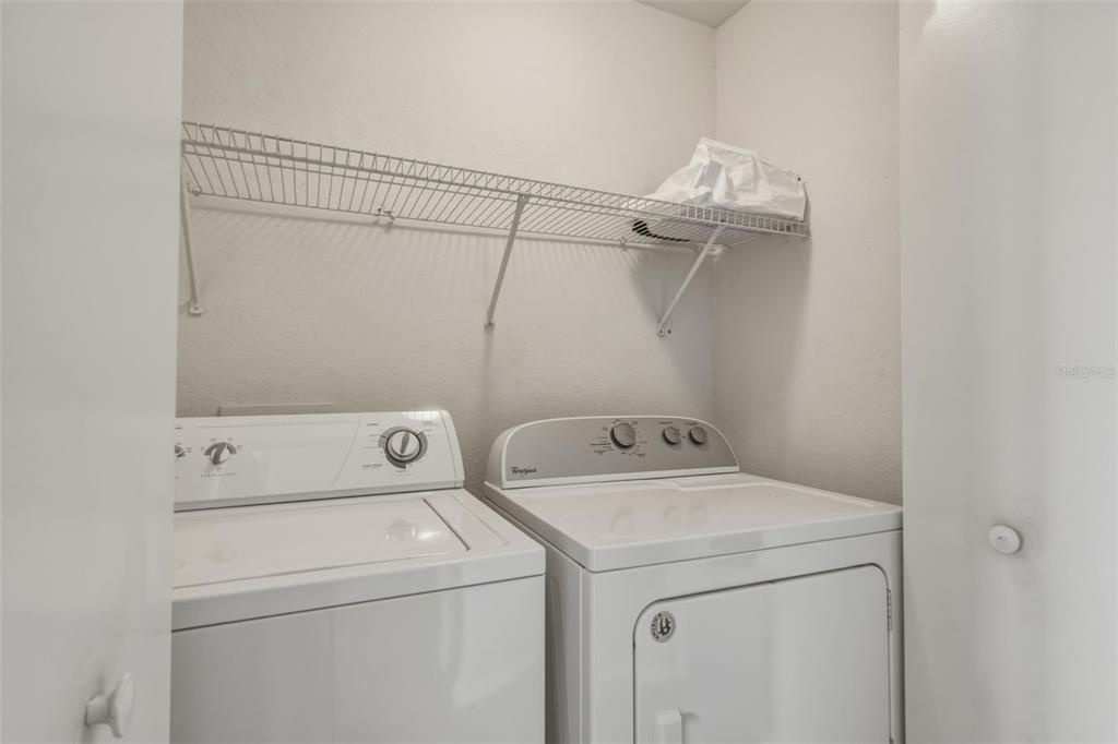For Rent: $1,350 (1 beds, 1 baths, 842 Square Feet)
