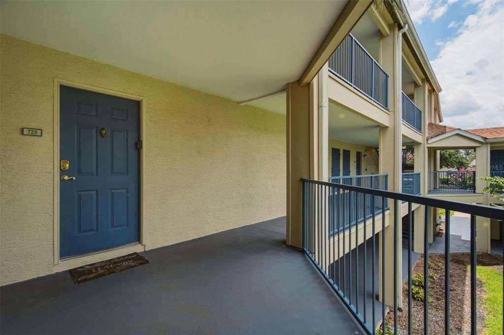 For Rent: $1,350 (1 beds, 1 baths, 842 Square Feet)
