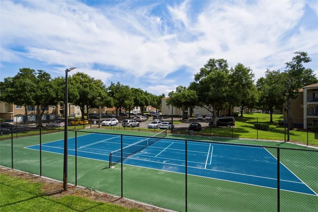 For Rent: $1,350 (1 beds, 1 baths, 842 Square Feet)