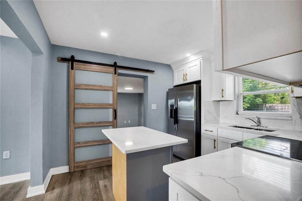 En Venta: $220,000 (3 camas, 1 baños, 672 Pies cuadrados)